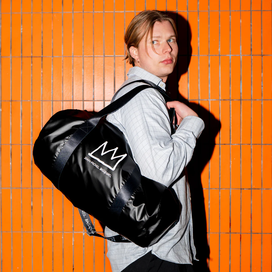 Bolsa de viagem Jean Michel Basquiat Crown Black LOQI - Imagem 2